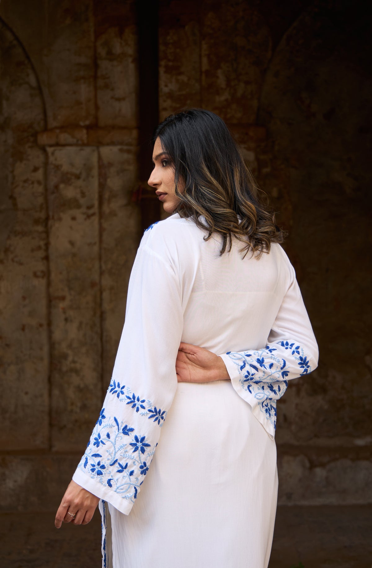 Nazm Rayon White & Blue Blossom Chikankari Kurta