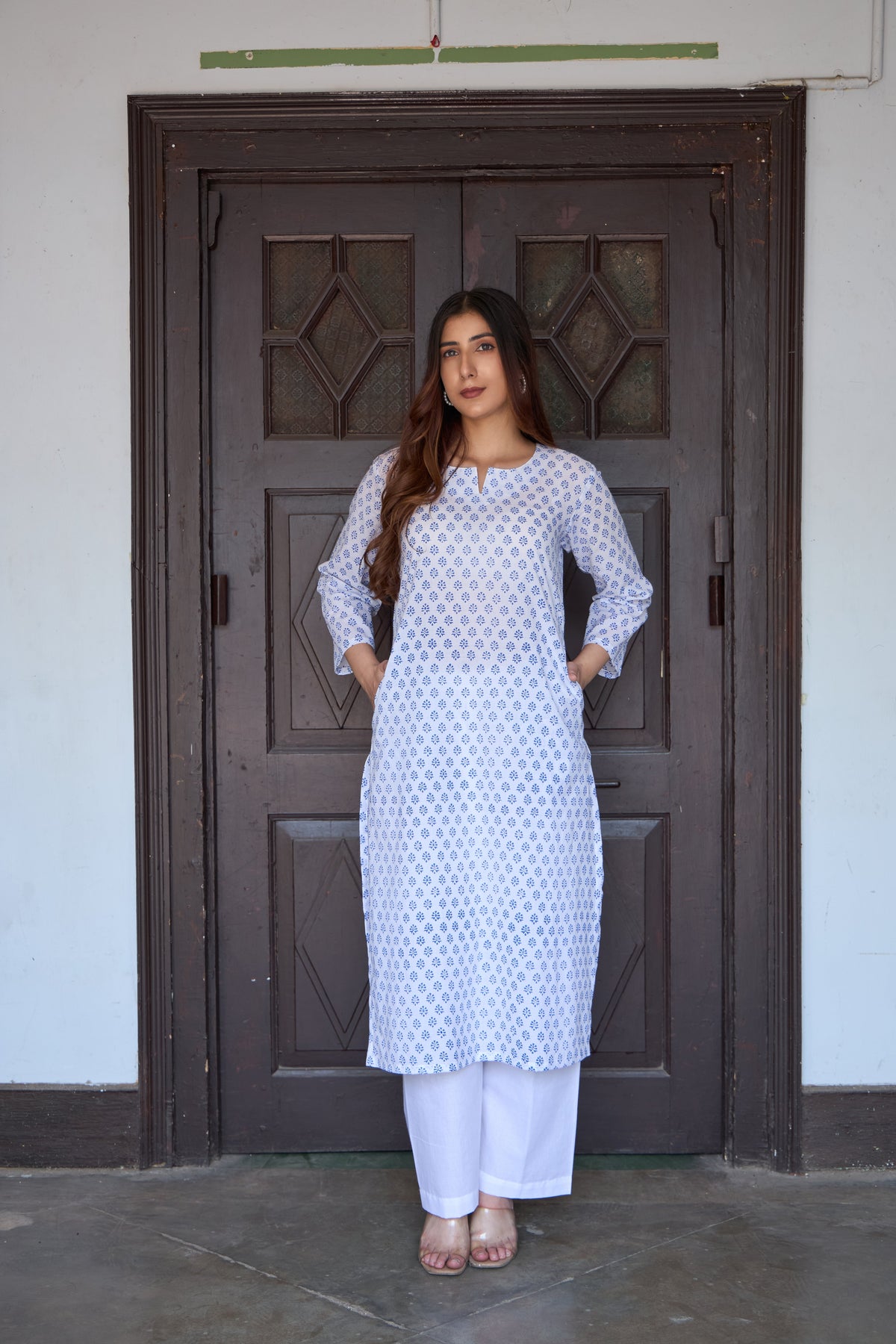Saanjh Indigo Classic Buti Kurta