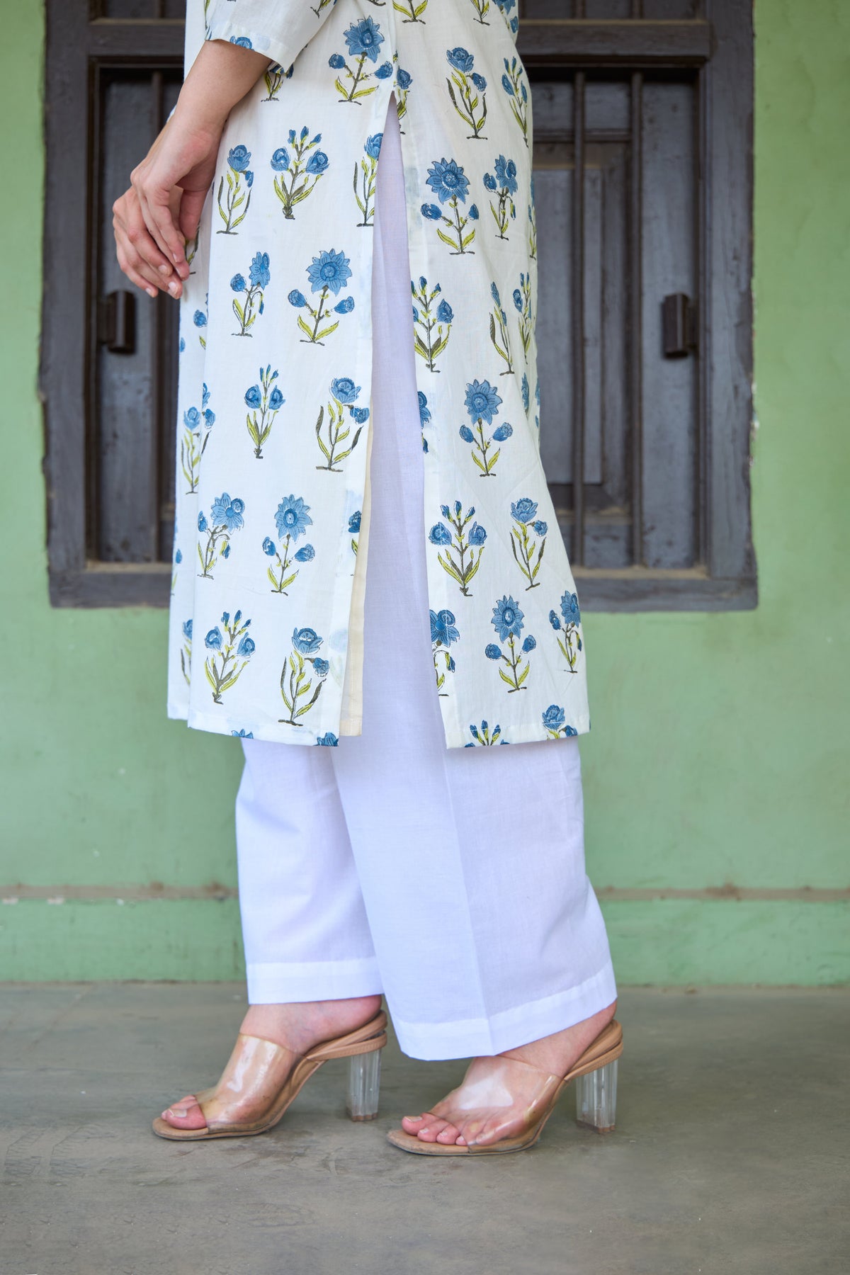 Saanjh Indigo Floral Vine Kurta Set