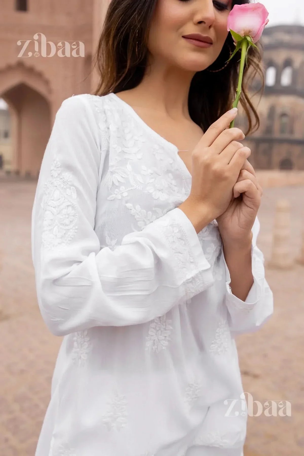 Aiyana Modal White Short Chikankari Kurti